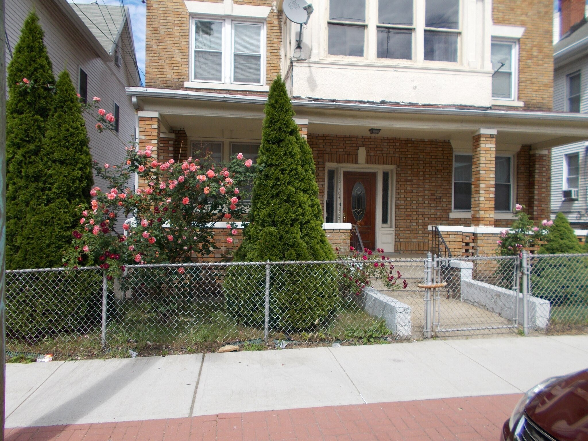 Building Photo - 306 Madison Ave