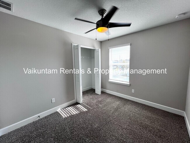 Building Photo - 1421 Captiva Cv