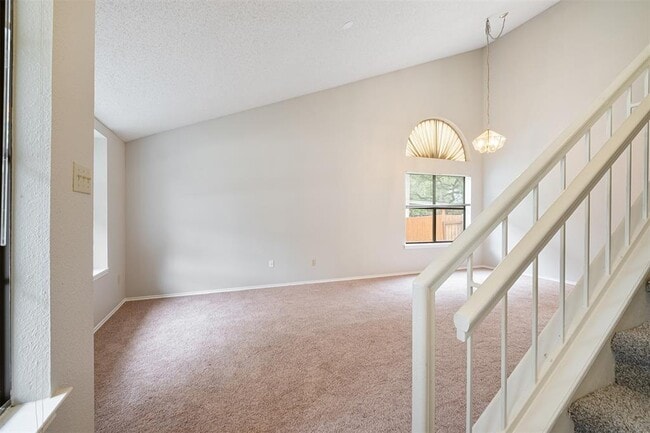 Building Photo - 6716 Shiner St