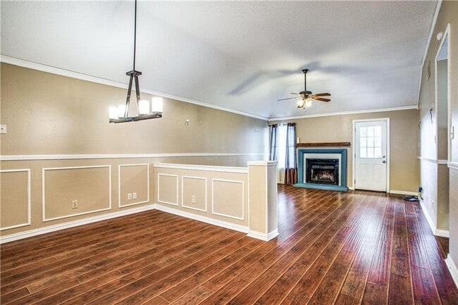 Building Photo - Beautiful Three Bedroom Home in Fort Worth!