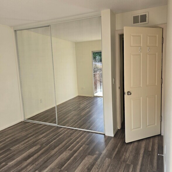 Building Photo - 2616 Alpine Blvd