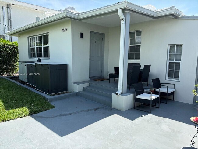 Building Photo - 7515 Dickens Ave