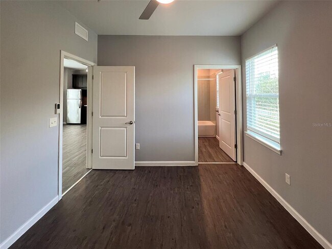 Building Photo - 204 NW 18th St