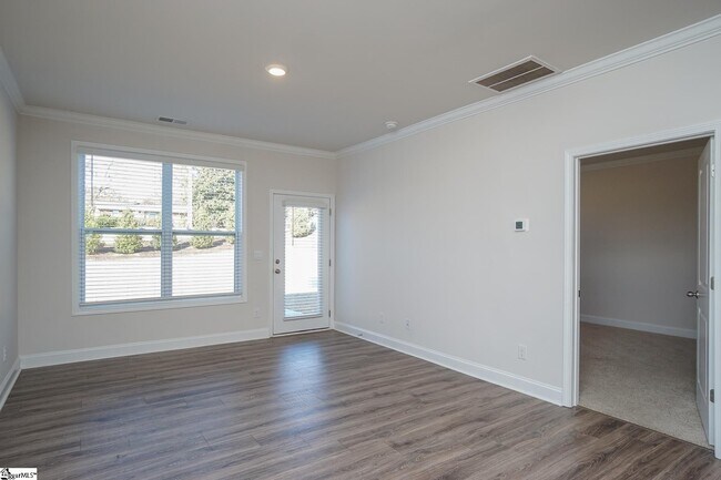 Building Photo - 204 Reynard Trl