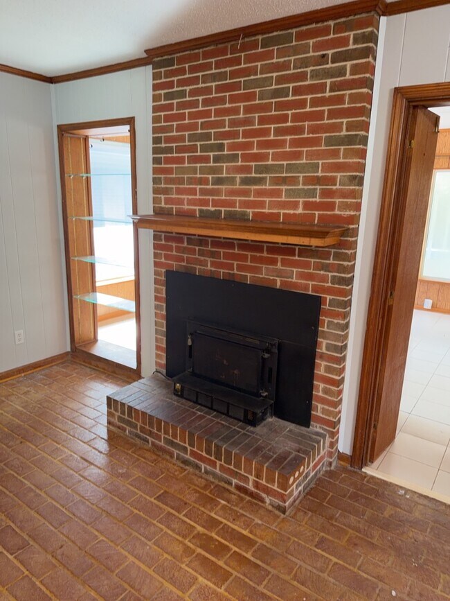 Building Photo - 4064 Johnstown Dr