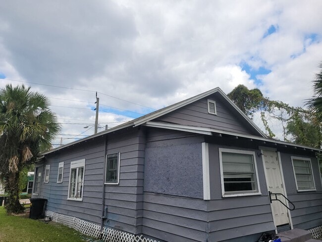 Building Photo - 1215 Historic Goldsboro Blvd