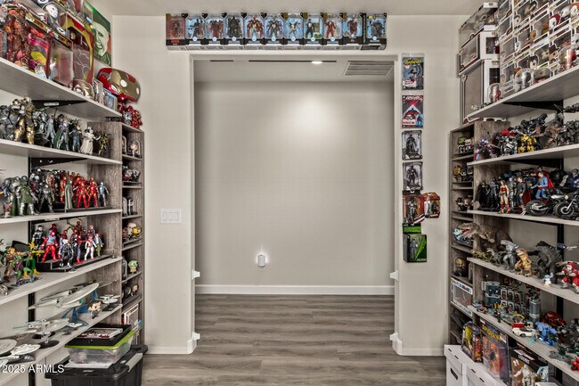 Building Photo - 11204 W Mobile Ln