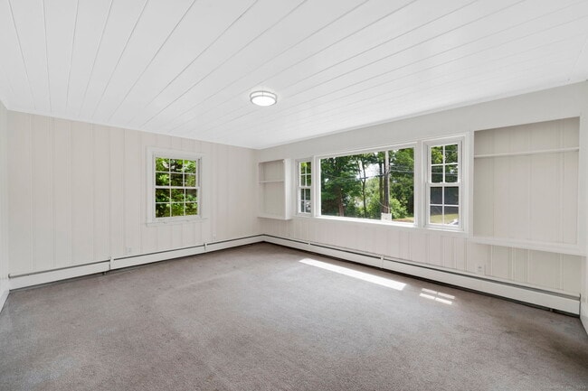 Building Photo - 36 Westmoreland Dr