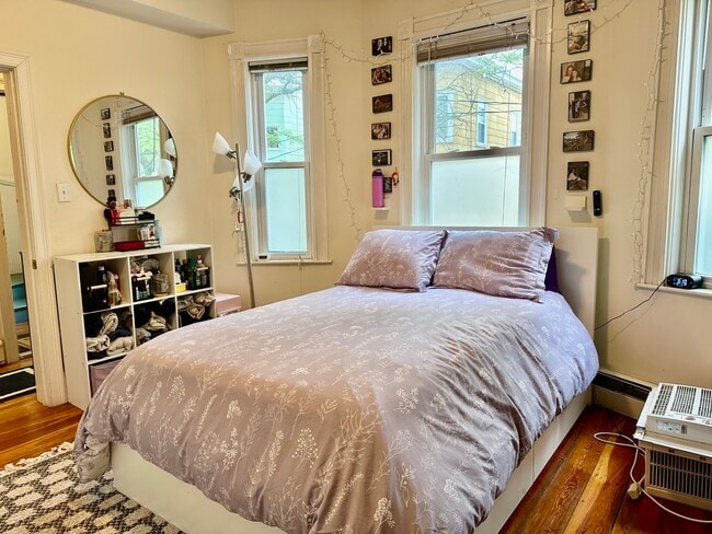 Building Photo - 12-14 Marcella St. Unit 2