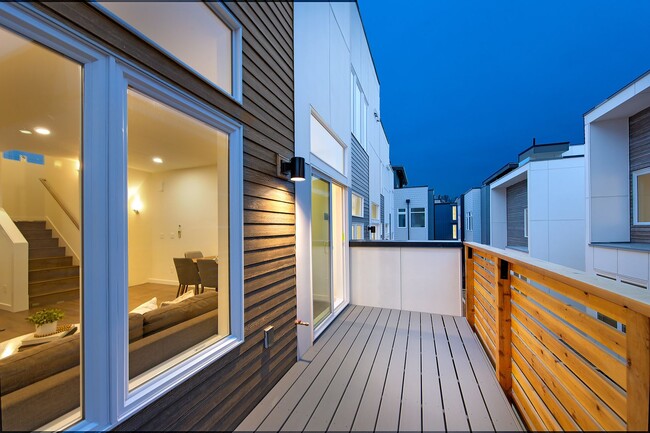 Building Photo - New Construction Townhouse - 2 Bedroom Columbia City