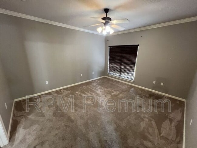 Building Photo - 5518 Arialo Dr