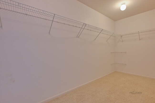 Building Photo - 1435 N Pinehurst Dr