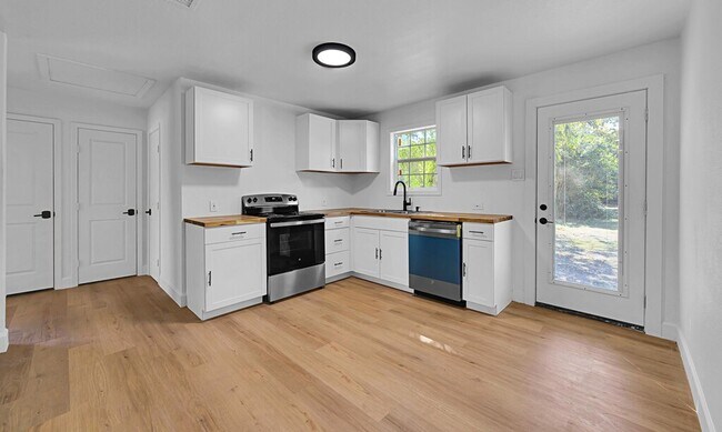 Building Photo - Newly Remodeled 2BD 1BA Home in Waco