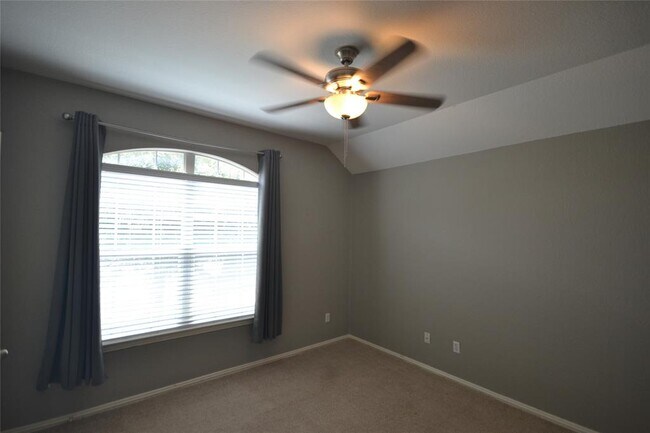 Building Photo - 1705 Lions Den