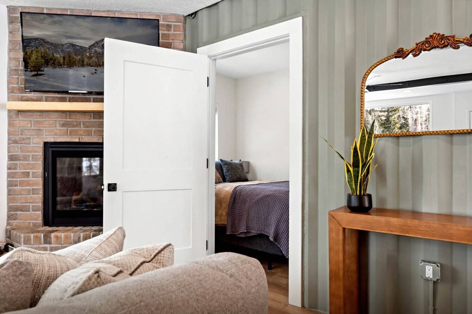 Building Photo - 220 Circle Dr