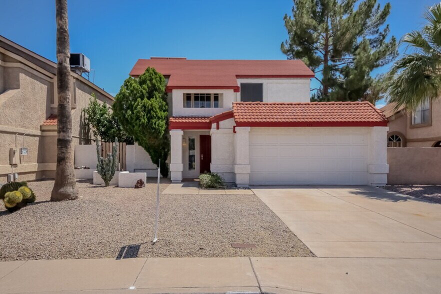 Primary Photo - 429 E Utopia Rd