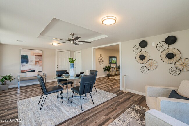 Building Photo - 12019 N Hacienda Dr