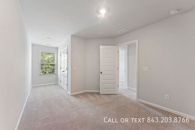 Building Photo - 1471 Central Ave