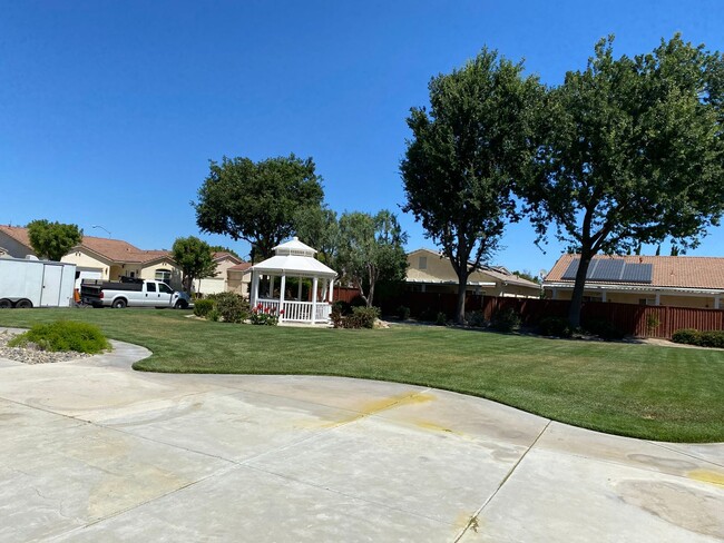 Building Photo - JUST REDUCED!!! Senior Community - 3 Bed 2...