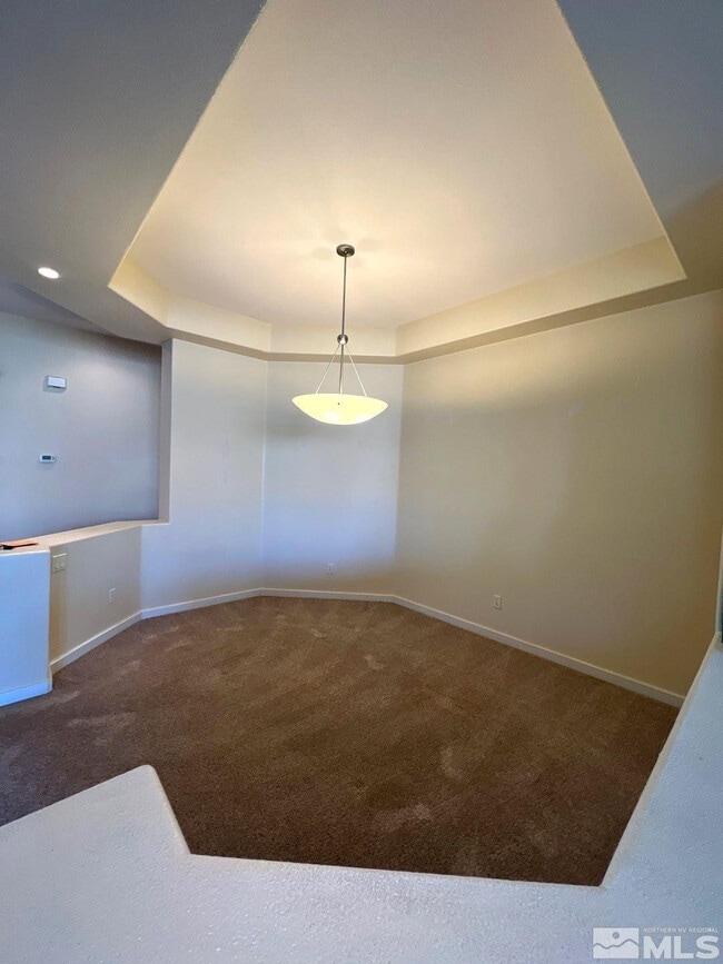 Building Photo - 5555 Sawgrass Ln