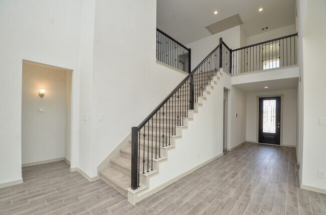 Building Photo - 29203 Pikes Peak Dr