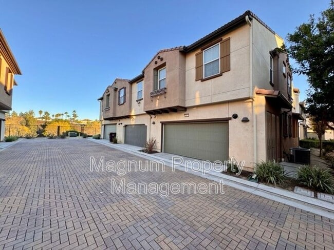 Building Photo - 40372 Calle Real