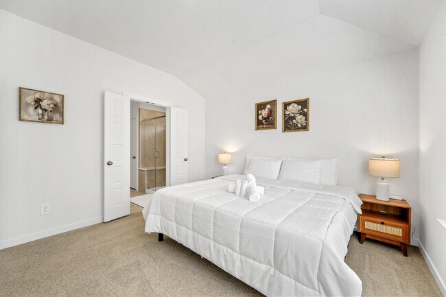 Building Photo - 1940 Velvet Oak Ln