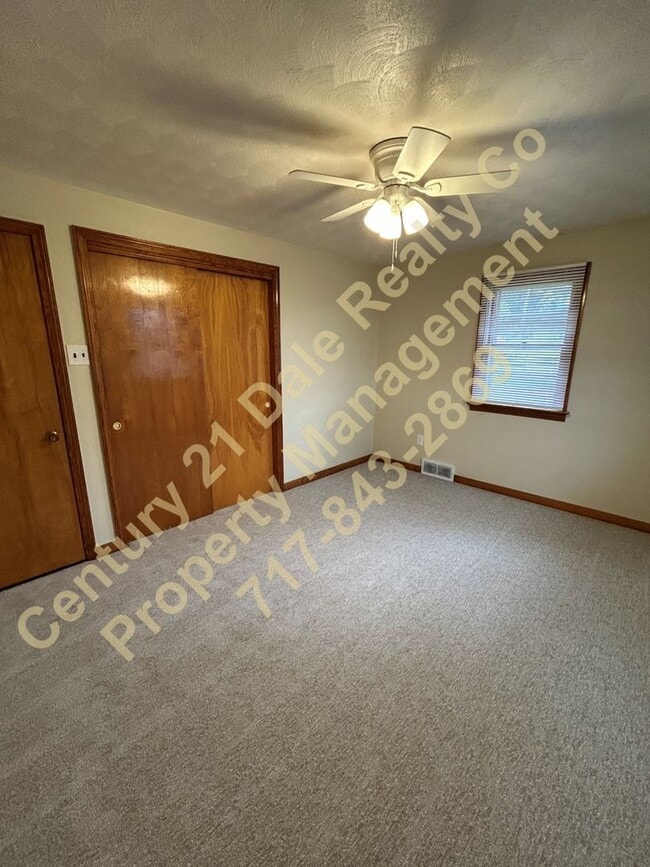 Building Photo - Fully remodeled 2 Bedroom All one Level ho...