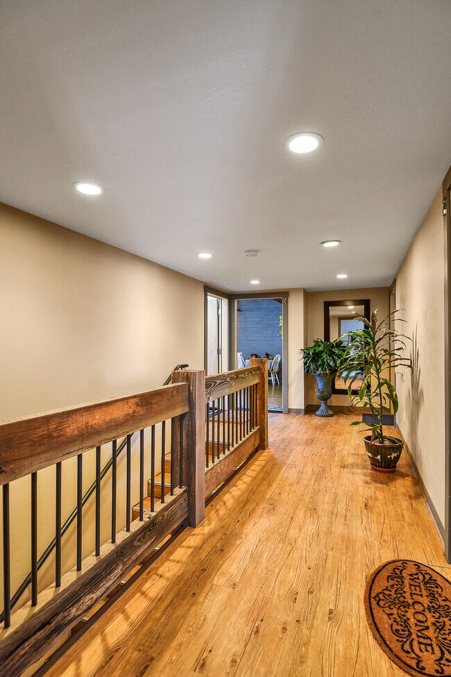 Main landing upstairs to go to apartment - 117 N Beaver St
