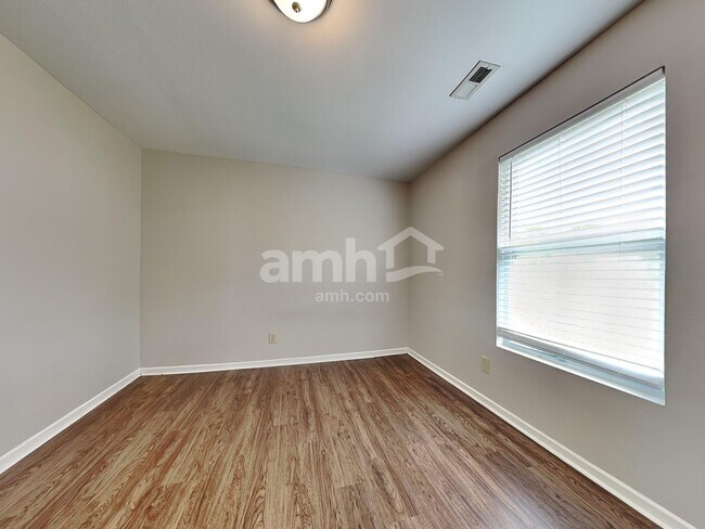 Building Photo - 1516 Bray Dr