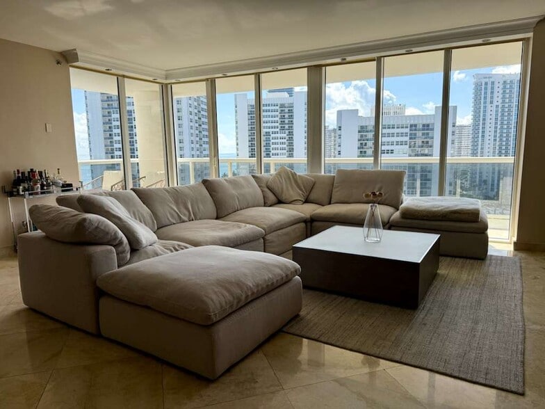 Building Photo - 1850 S Ocean Dr