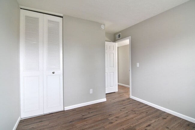 Building Photo - House in Hillview for rent