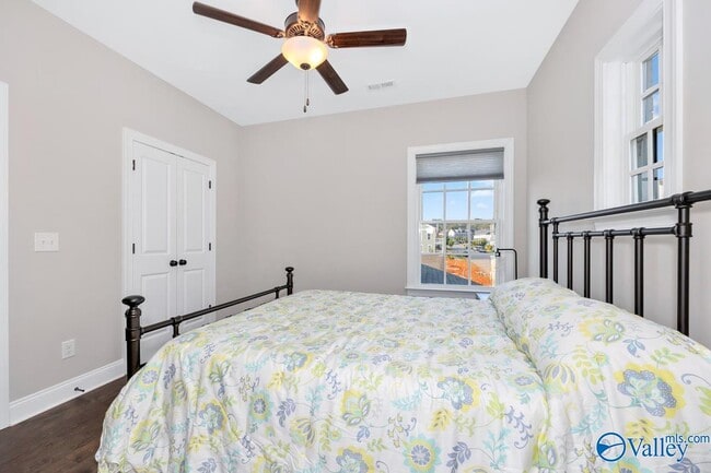 Building Photo - 200 St Louis St