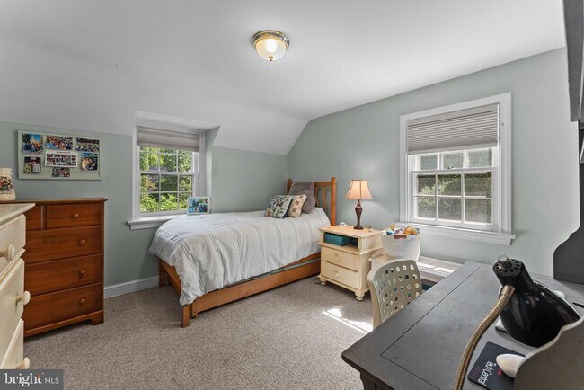 Building Photo - 507 Meadowbrook Cir