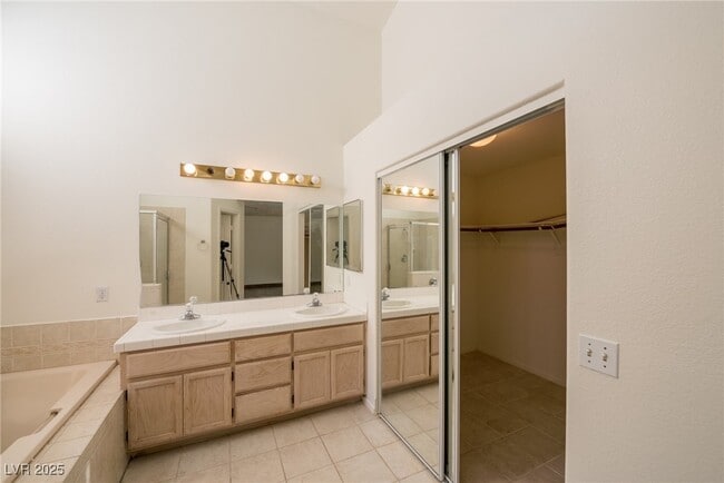 Building Photo - 682 Ladywood Ln