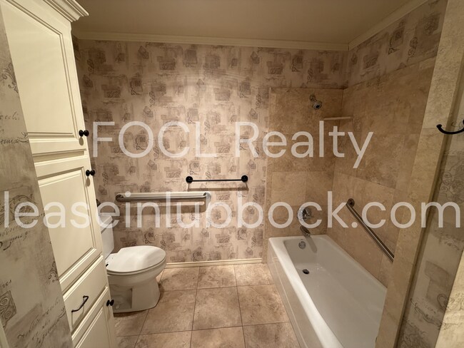 Building Photo - 3/2/2 - Garden Home