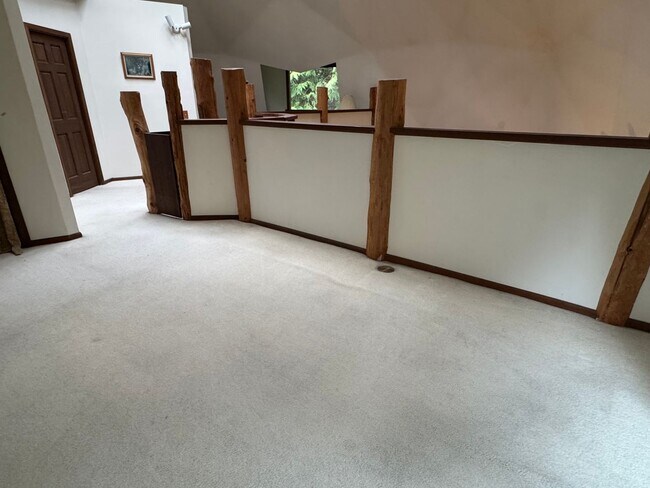 Building Photo - Samish Island home available February through May