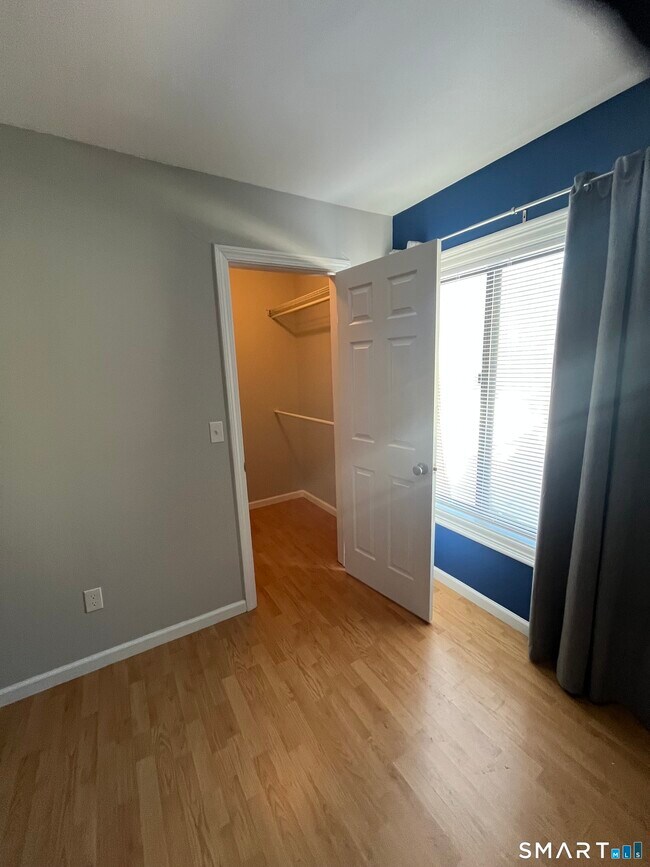 Building Photo - 85 Woodsedge Dr