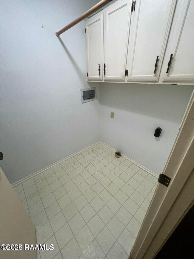 Building Photo - 200 Lodge Dr