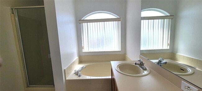 Building Photo - 1212 Sandbrook Dr