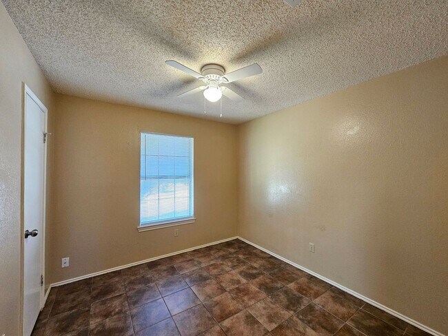 Building Photo - 1507 Nina Dr
