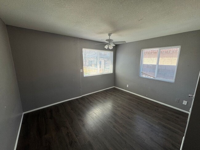 Building Photo - 2 Bedroom - 2 Bath - 1034 Sq. Ft. Duplex