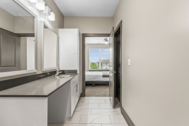 Building Photo - 9260 Vintage Hills Way