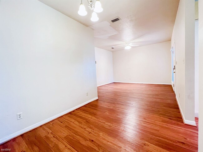 Building Photo - 2 br, 2 bath Condo - 310 Pat Garrison St B...