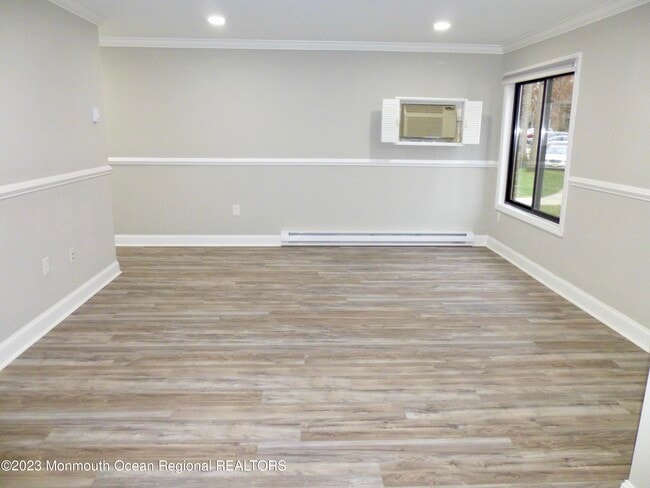 Building Photo - 127 Amberly Dr