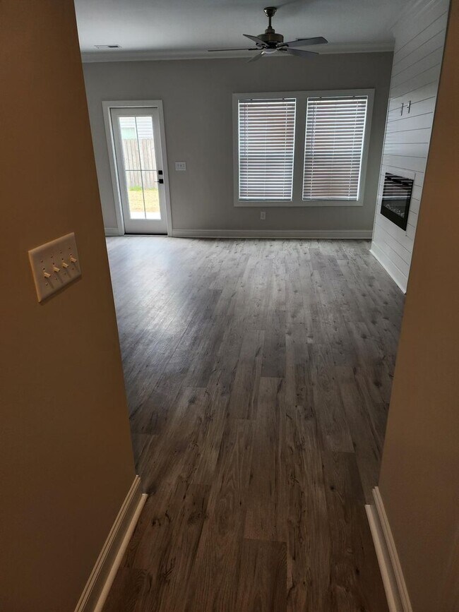 Building Photo - 2104-A  N. Kali Lane