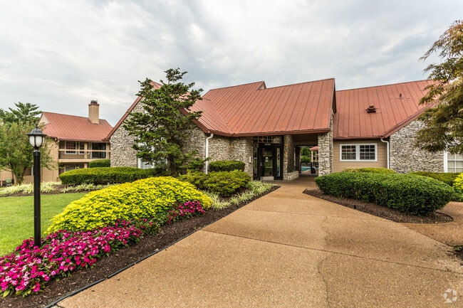 Leasing Center - Southpoint at Stones River
