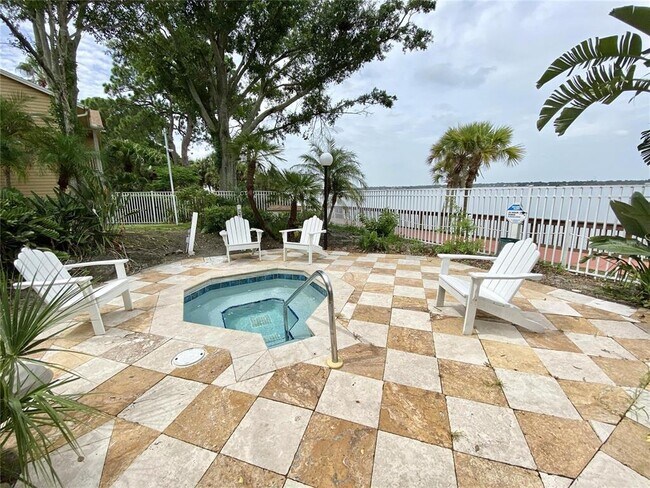 Building Photo - 225 S Tropical Trail