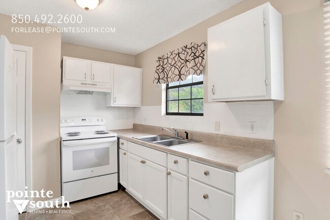 Building Photo - 6429 Schoel Ln