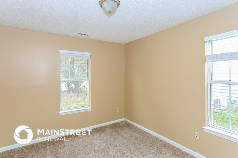 Building Photo - 4800 Farmview Dr
